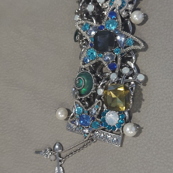 NWT Betsey Johnson STARFISH STATEMENT BRACELET - Picture 5 of 8